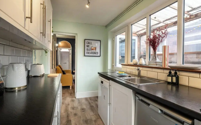 Lowell Street - Cosy 2 BD in Worcester