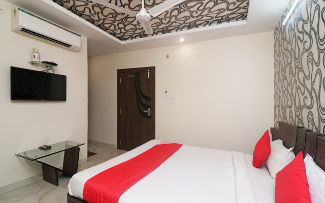 OYO 27611 Hotel Shree Regency