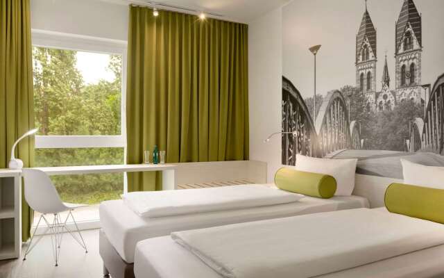 Super 8 by Wyndham Freiburg