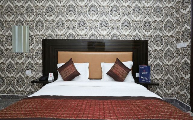 OYO 11405 Hotel Tej Palace