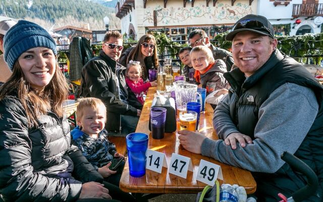 Whispering Winds Apartment 3 NW Comfy Cabins