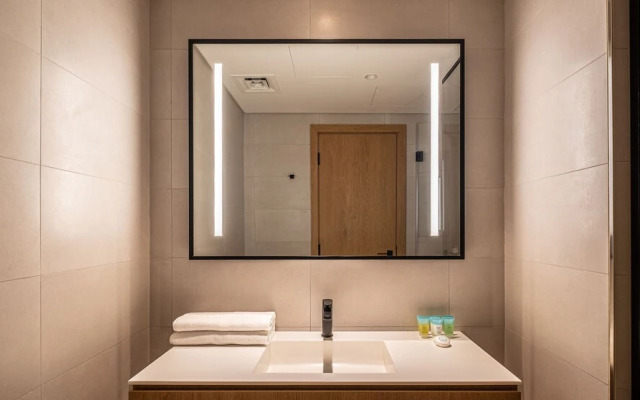 LUX Holiday Home - Marquise Square 1