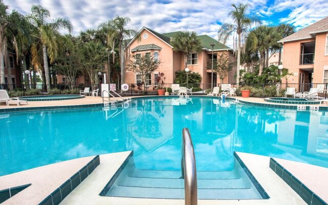 The Palms Hotel & Villas