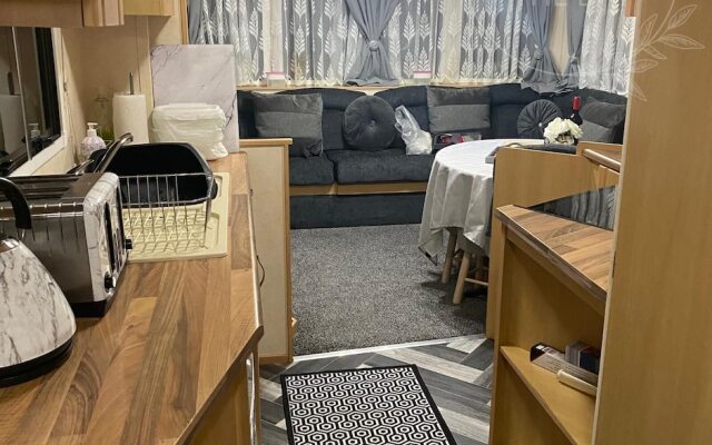 2 bed Caravan at Lyons Robinhood