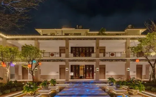 Dali Erhai Hotel (High-speed Rail Station Branch)