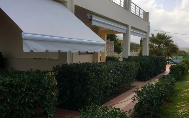 Tholos Bay Suites