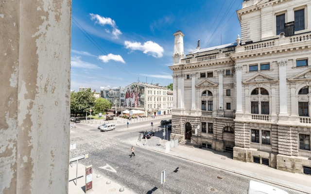 Opera House Apartment 3