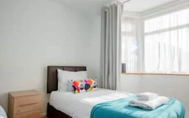 Host Stay Lechlade