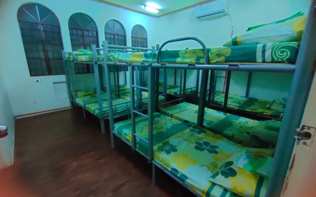 Mang Ben Dormitory - Kaliraya QC - Hostel