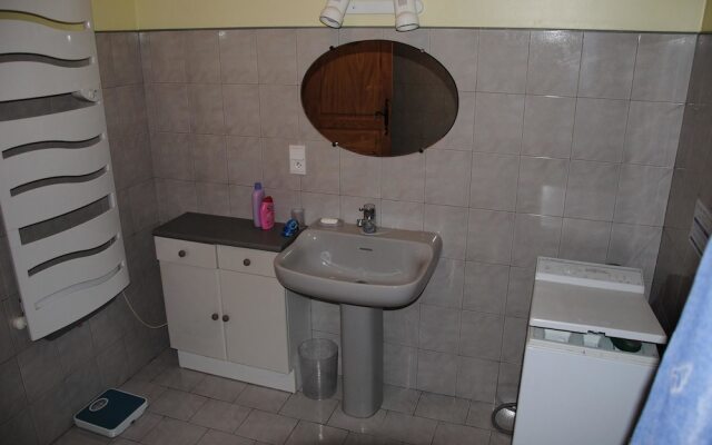 Villa With 4 Bedrooms in Saint-pierre-des-tripiers, With Wonderful Lak