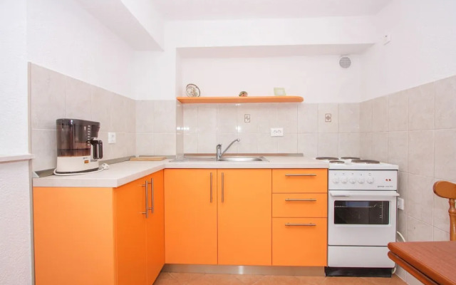 Žana - Close to Beach - A2 Mali