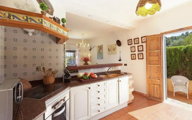 Rustic House in Mancor With Pool