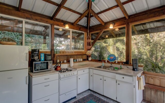 Peace Of Paradise 1 Bedroom Cabin by RedAwning