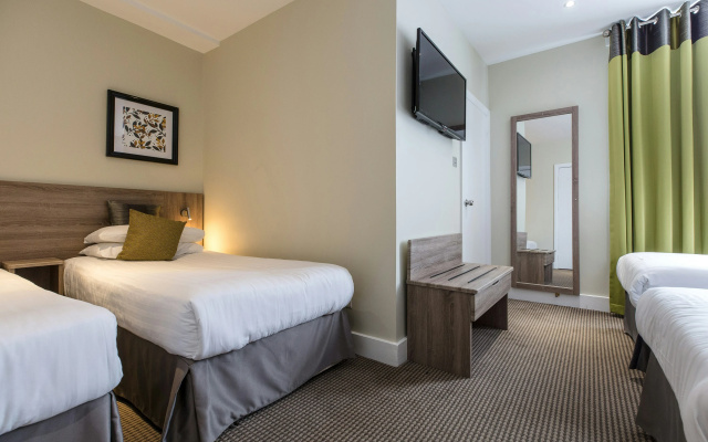 Phoenix Hotel - Image 7