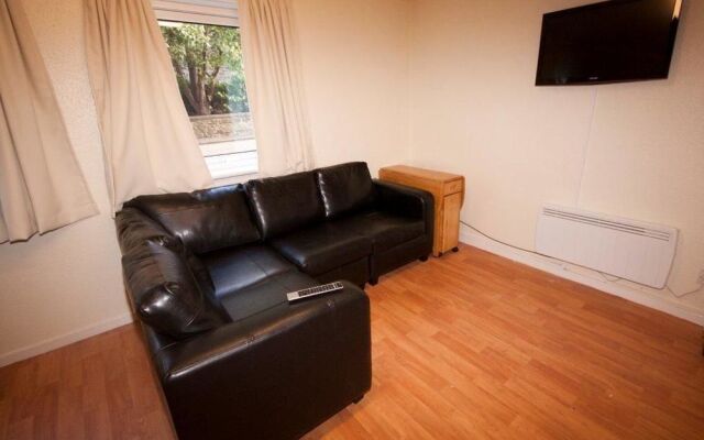 Destiny Student Meadow Court - Campus Accommodation