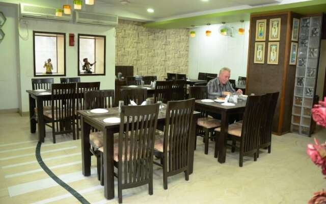 Hotel Airport Plaza