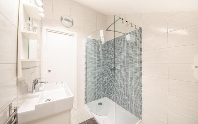 Sea Pearl Residence - Top beachfront location apartments in Bol centre