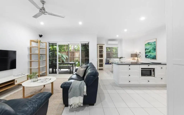Dreaming On Duke – Guest Rooms – Sunshine Beach