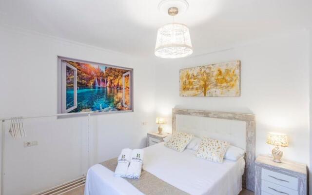 Villa Felicidad Sayalonga by Ruralidays