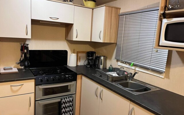 pet Free 2 Bedroom Caravan With Decking at Heacham