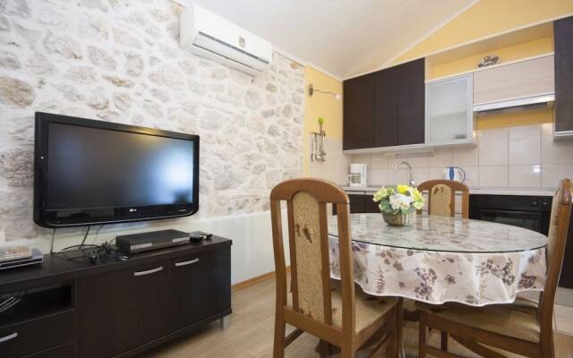 Holiday House Neda