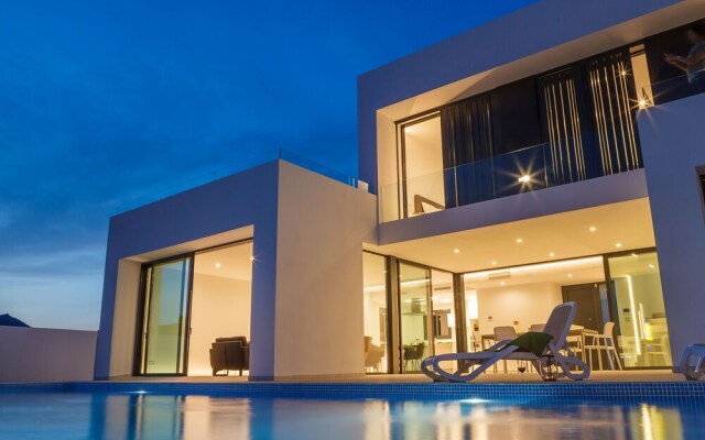 Luxurious Villa In Calpe With Private Swimming Pool