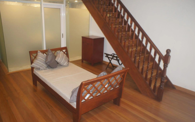 Heeren Straits Hotel