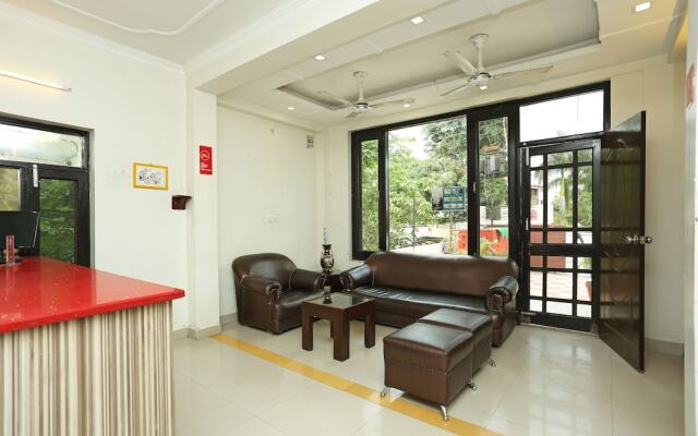 OYO 8785 Hotel Queen's Pearl