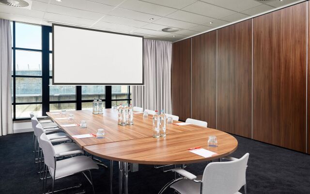 Corendon Amsterdam Schiphol Airport, a Tribute Portfolio Hotel