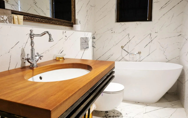 Paradise Center Apartment 2