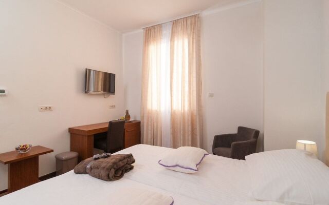 Luxury Rooms near Beach