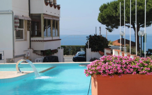 Hotel Ariston Montecarlo