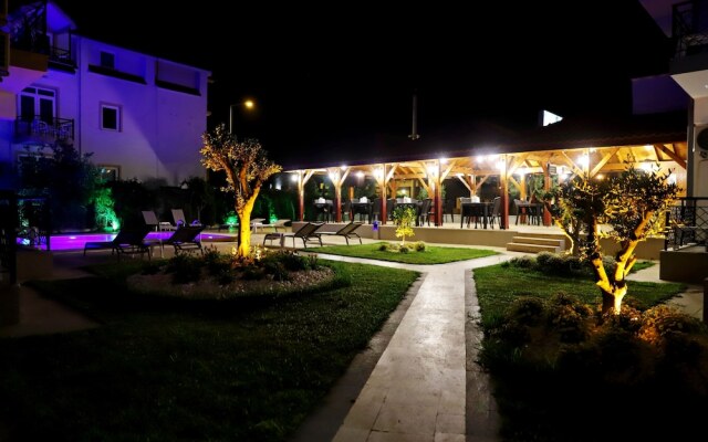 Akin Apart and Hotel