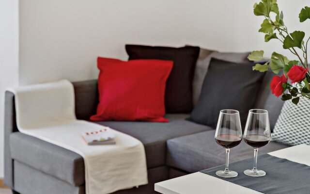 Del Parque Flats - Alvarez