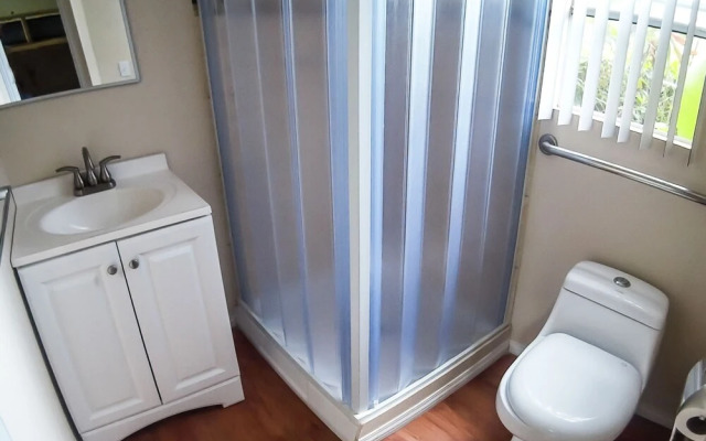 Hostel Dos Monos