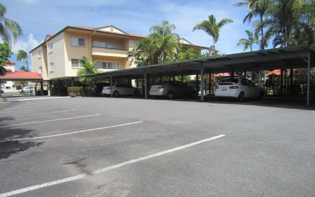 Tradewinds McLeod Holiday Apartments