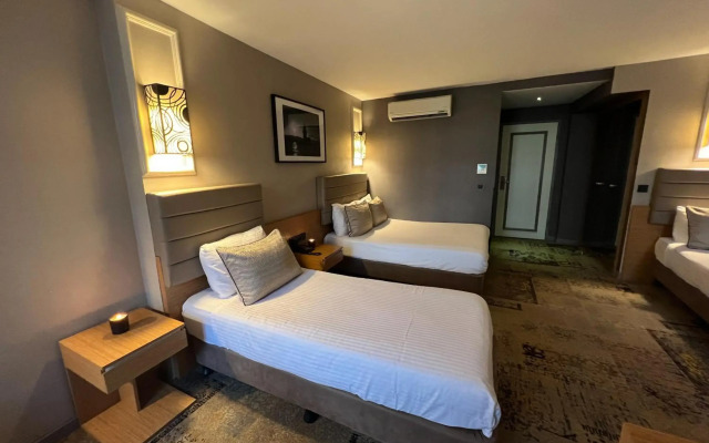All Seasons Hotel