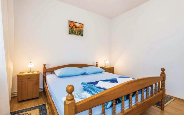 Nice Apartment in Lopci With 2 Bedrooms