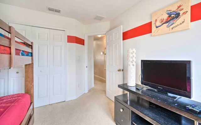 Dog-friendly Kissimmee Home w/ Lanai + Pool!