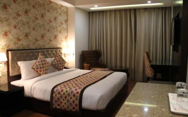OYO Premium Ptl Chowk Phase 5 Mohali(Cha095)
