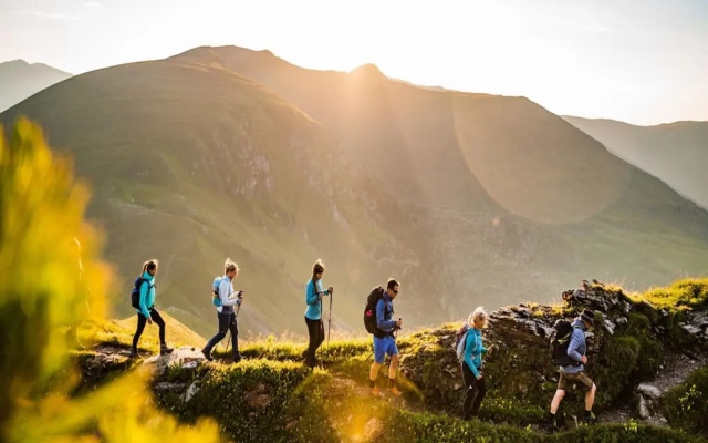 Superior Chalet With hot tub