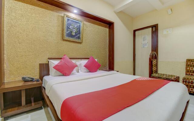 OYO 75839 Hotel Rex Plaza