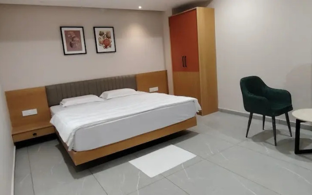 PubliQ Luxury Stays