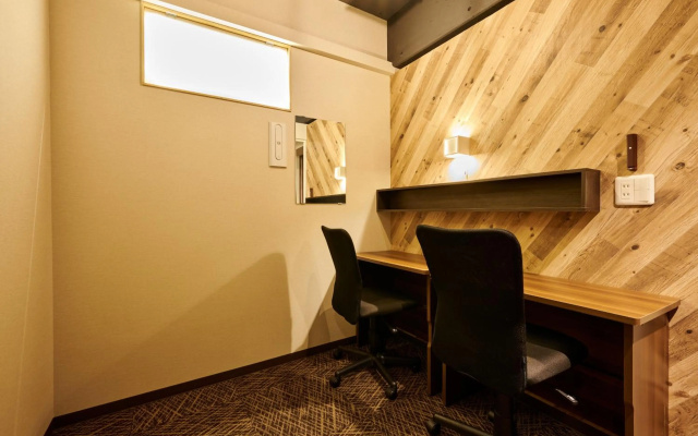 Capsule Hotel CONTINUE Nijojo-Kita – Guest Rooms – Kyoto
