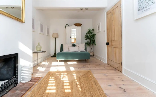 Host Stay Centurion House