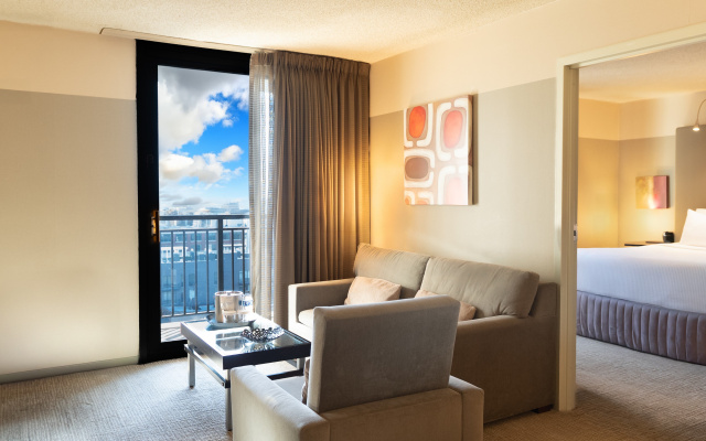 Crowne Plaza Chicago West Loop by IHG