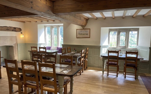 The Thatched Cottage Inn