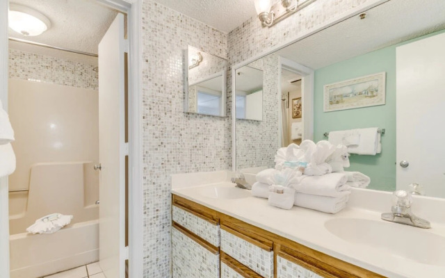 Hosteeva Oceanview Condos