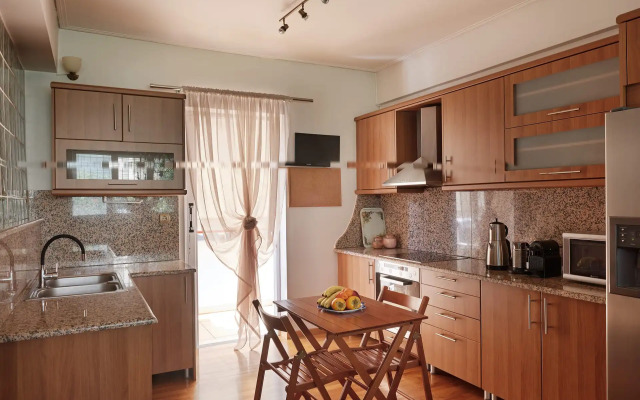 Evi's Voula Home