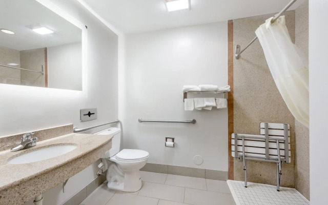 Red Roof Inn PLUS & Suites Birmingham - Bessemer